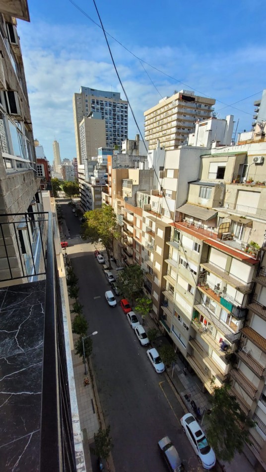 2 amb frente con balcon- Reciclado y Amoblado- MDP