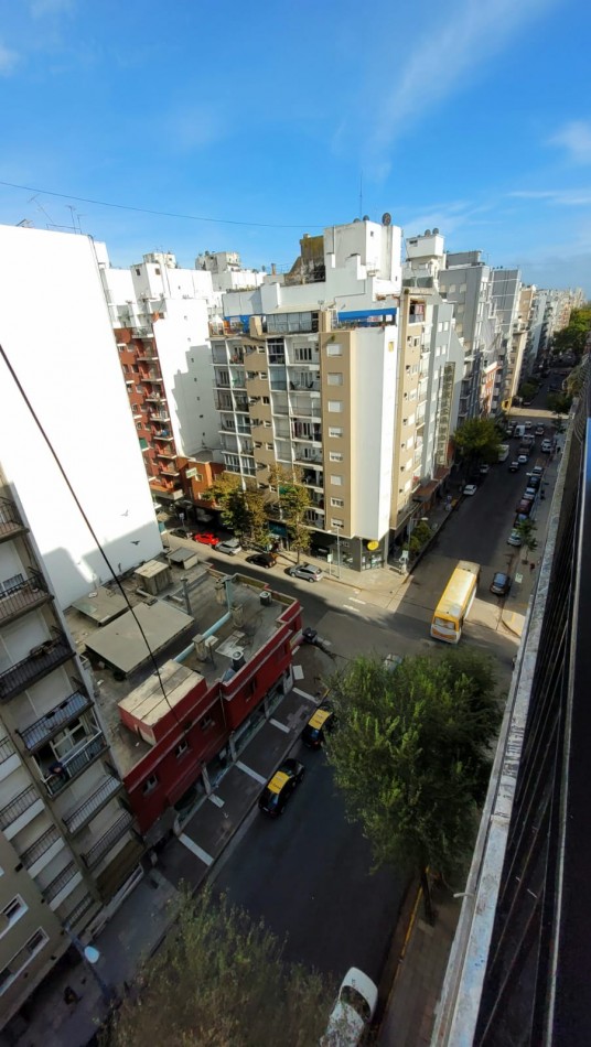 2 amb frente con balcon- Reciclado y Amoblado- MDP