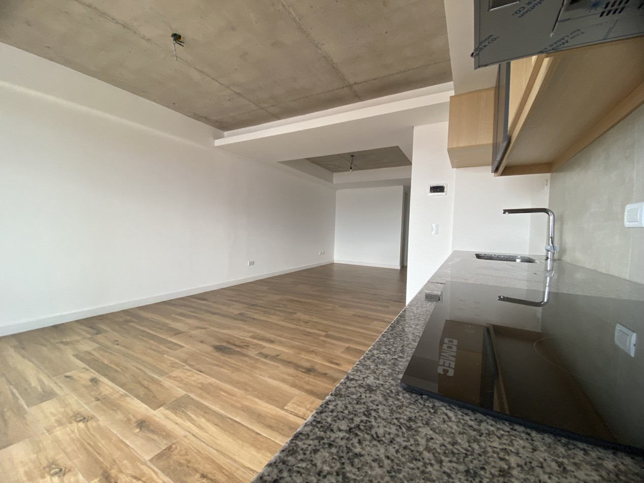 2 AMBIENTES MODERNO DE CATEGORIA A ESTRENAR EN EDIFICIO PRIMUS CON BALCON TERRAZA - FINANCIACION