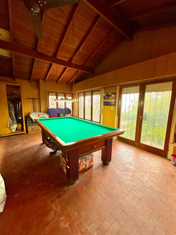 CASA EN VENTA 6 AMBIENTES BARRIO CHAUVIN