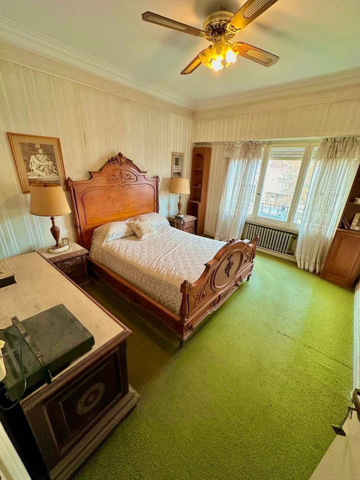 CASA EN VENTA 6 AMBIENTES BARRIO CHAUVIN