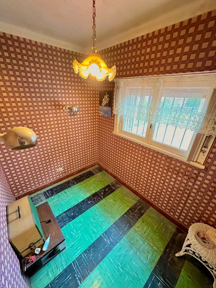 CASA EN VENTA 6 AMBIENTES BARRIO CHAUVIN