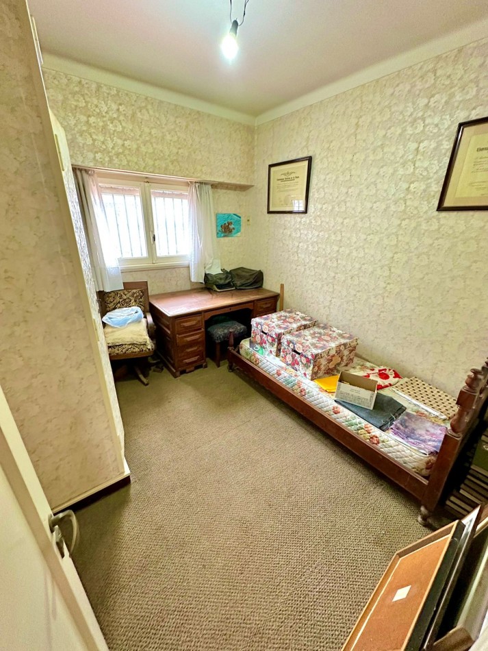 CASA EN VENTA 6 AMBIENTES BARRIO CHAUVIN