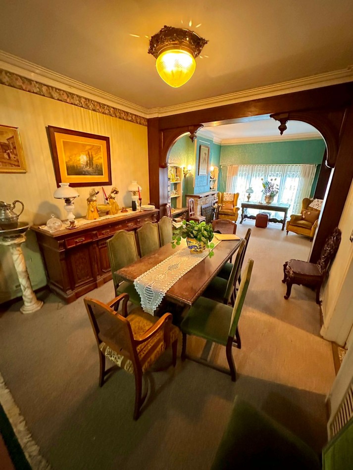CASA EN VENTA 6 AMBIENTES BARRIO CHAUVIN