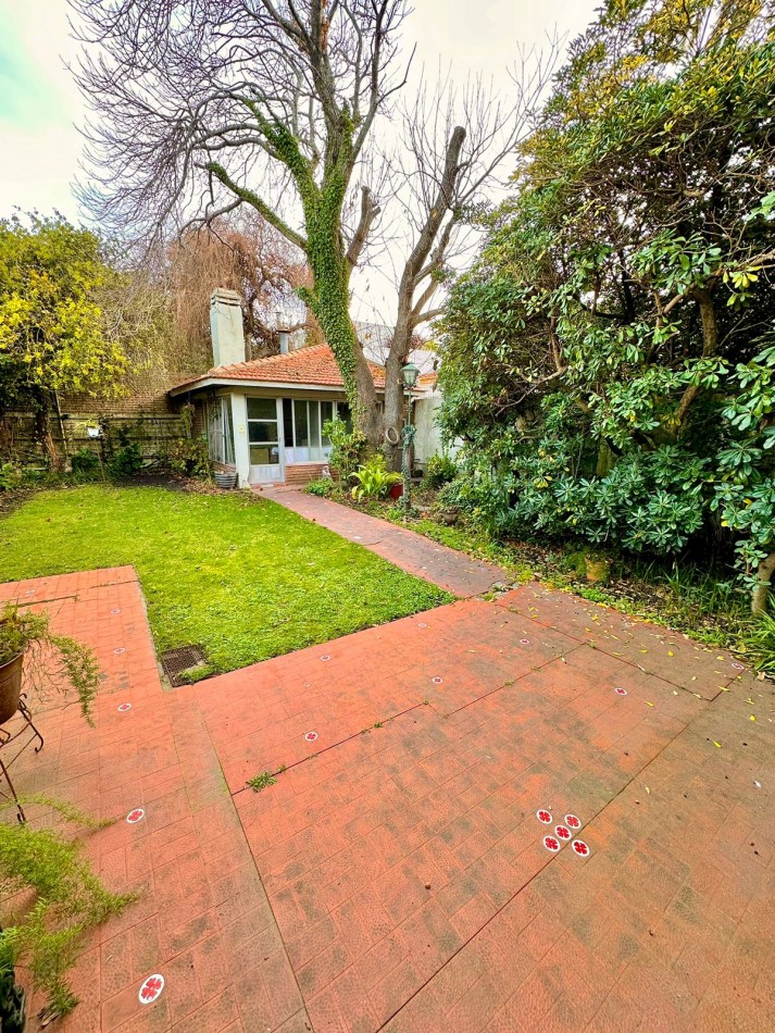 CASA EN VENTA 6 AMBIENTES BARRIO CHAUVIN