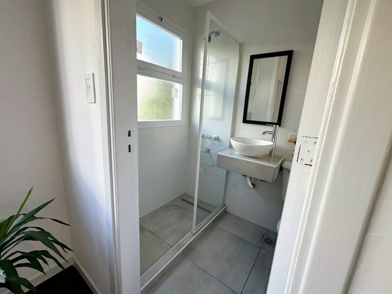 DEPARTAMENTO 1 AMBIENTE Y MEDIO RECICLADO Y AMOBLADO EN VENTA!
