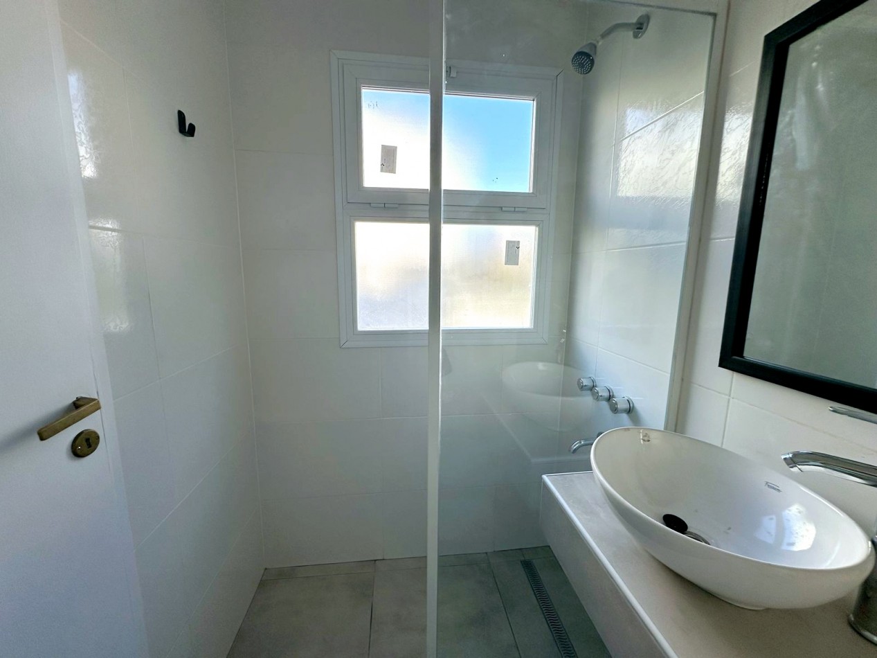 DEPARTAMENTO 1 AMBIENTE Y MEDIO RECICLADO Y AMOBLADO EN VENTA!