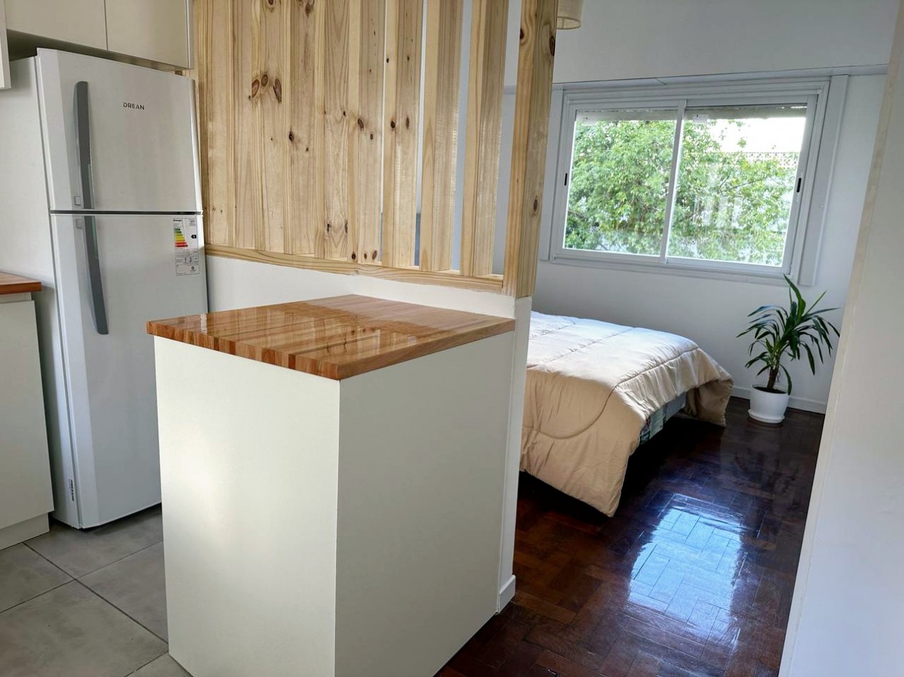 DEPARTAMENTO 1 AMBIENTE Y MEDIO RECICLADO Y AMOBLADO EN VENTA!