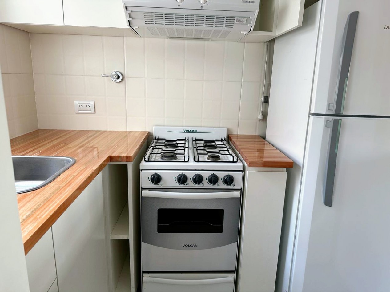 DEPARTAMENTO 1 AMBIENTE Y MEDIO RECICLADO Y AMOBLADO EN VENTA!