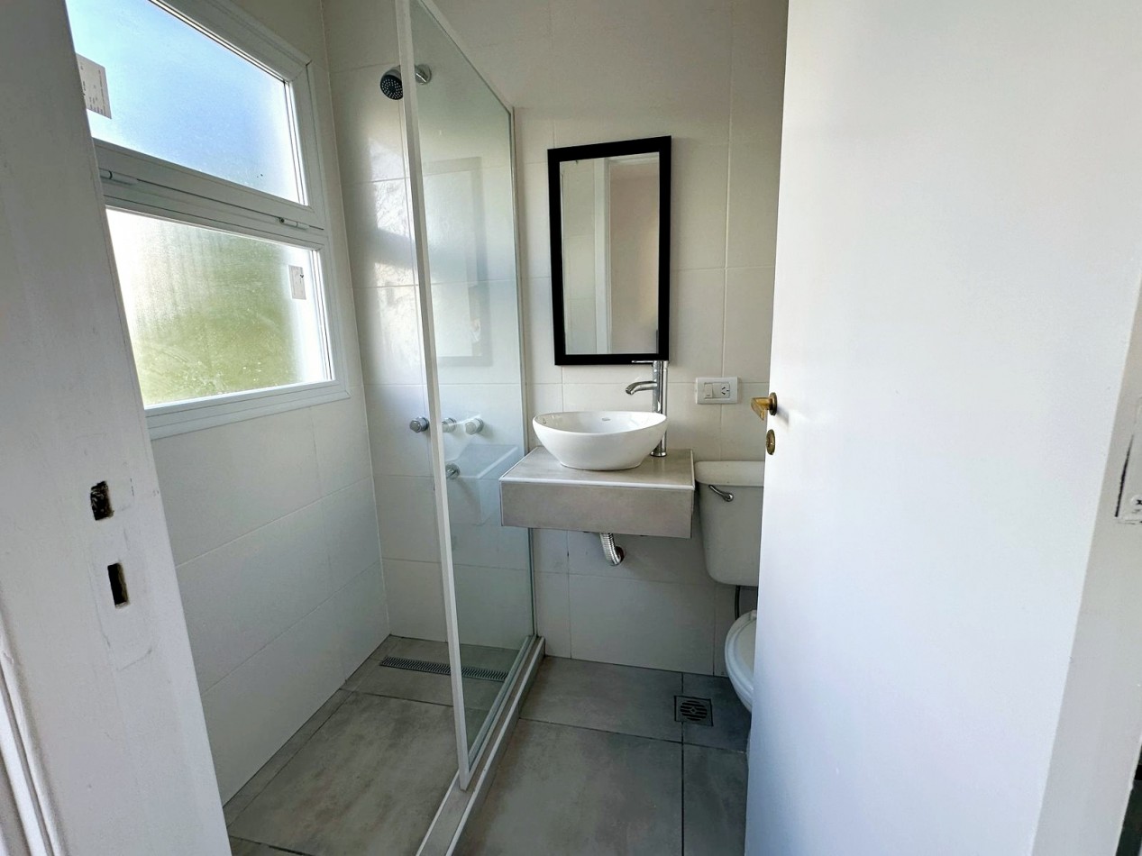 DEPARTAMENTO 1 AMBIENTE Y MEDIO RECICLADO Y AMOBLADO EN VENTA!