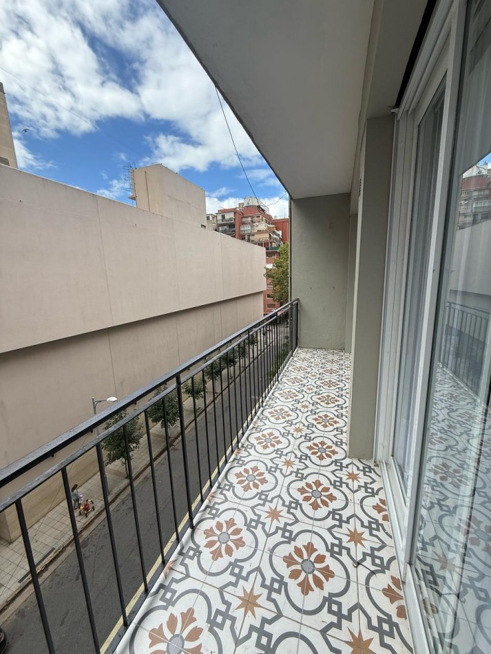 3 AMBIENTES A LA CALLE CON BALCON CORRIDO