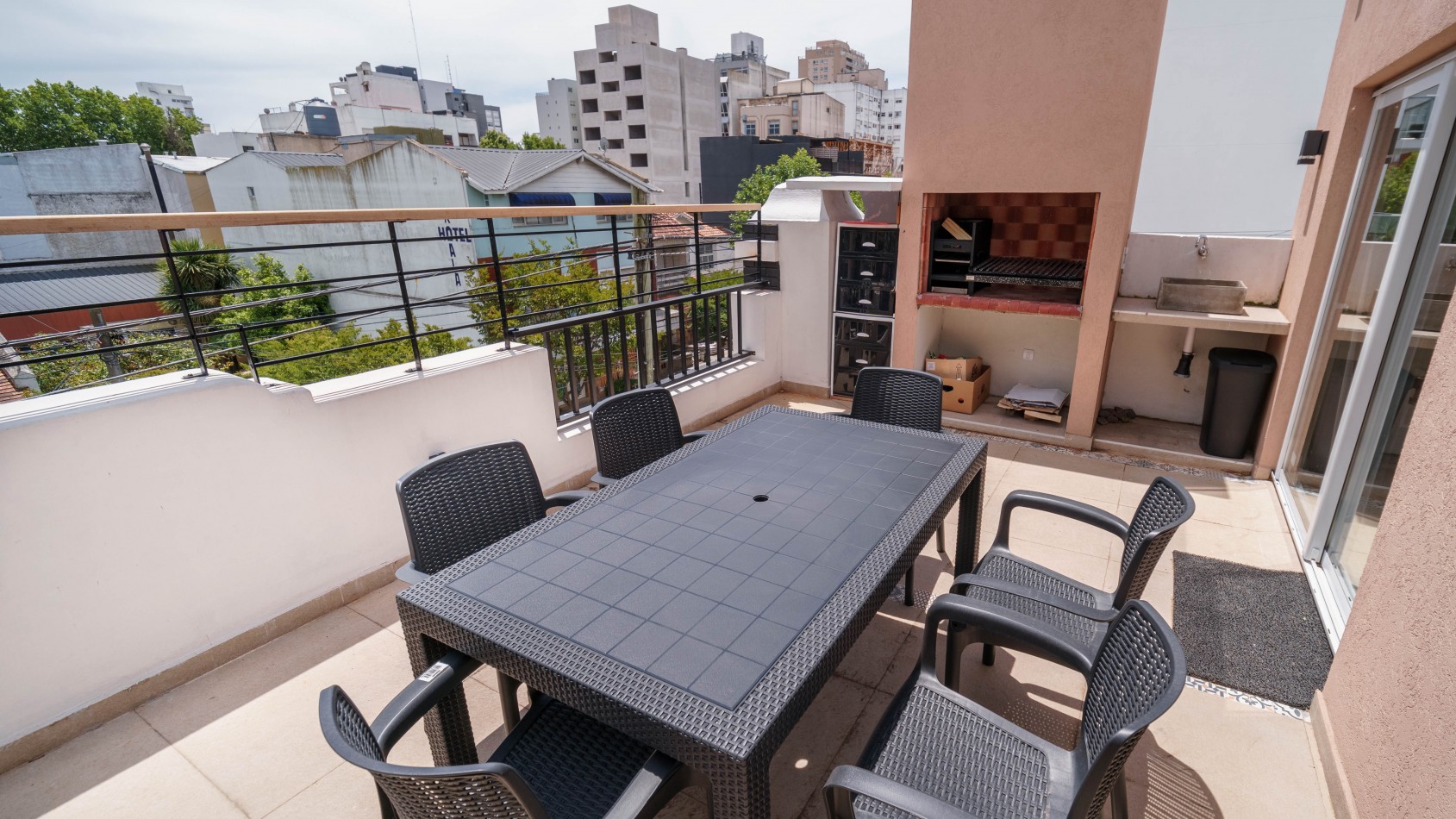 CASA 4 AMBIENTES CON COCHERA Y TERRAZA ZONA PASEO ALDREY