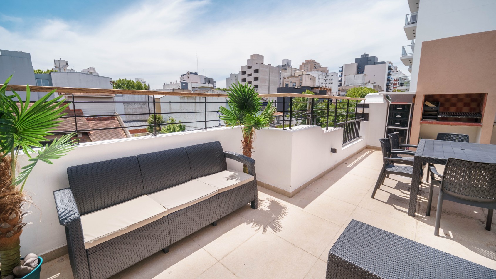 CASA 4 AMBIENTES CON COCHERA Y TERRAZA ZONA PASEO ALDREY