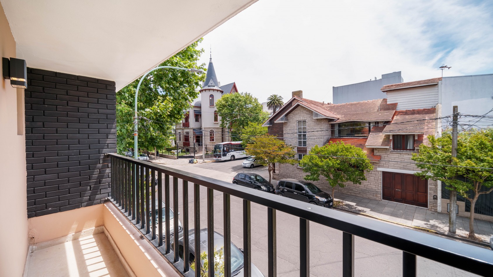 CASA 4 AMBIENTES CON COCHERA Y TERRAZA ZONA PASEO ALDREY