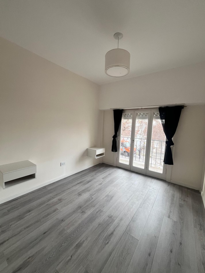 Departamento 3 ambientes con balcon zona villa primera