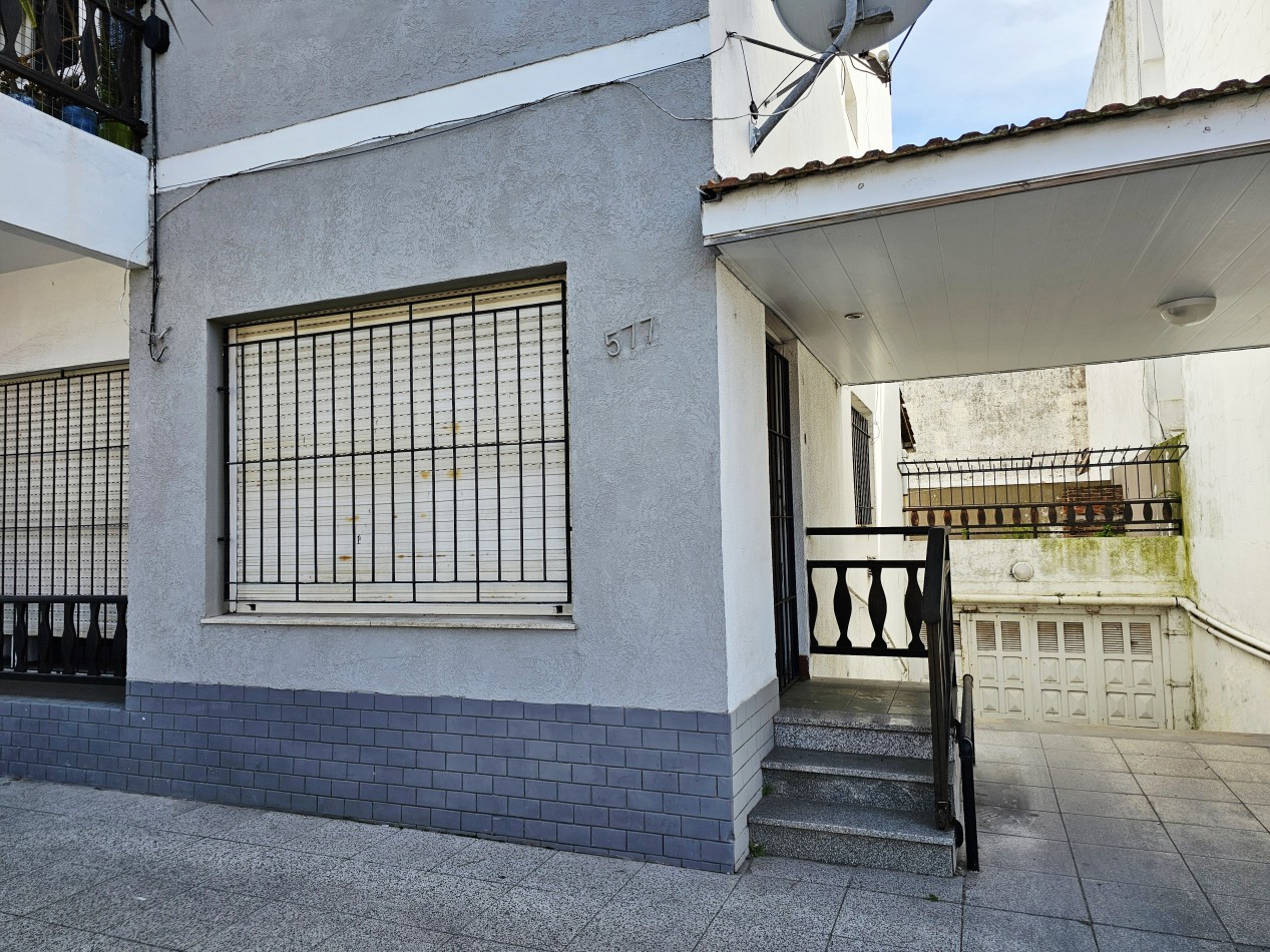 PH 2 AMBIENTES CON PATIO EN ALQUILER ZONA LA PERLA