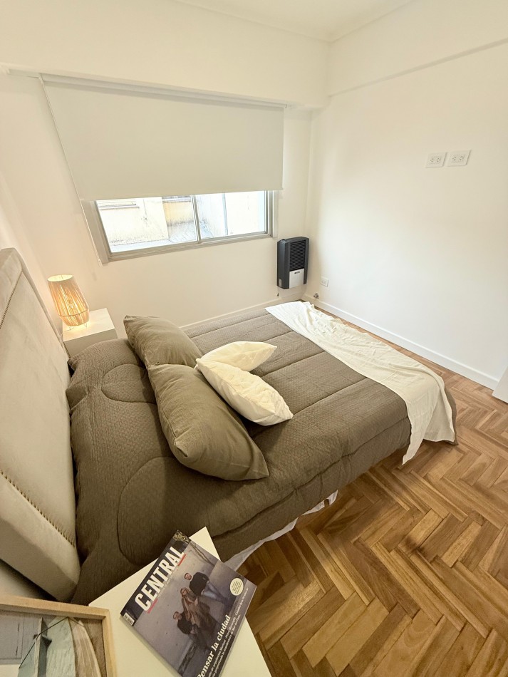 Departamento 2 ambientes contrafrente con balcon saliente