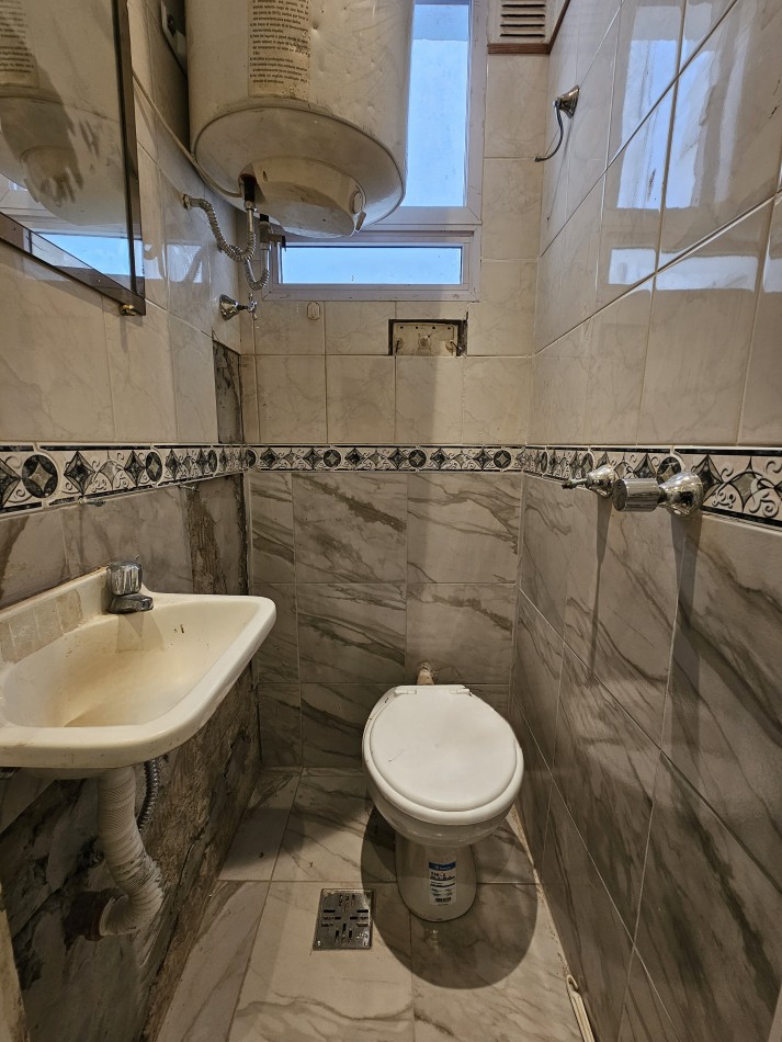 DEPARTAMENTO 3 AMBIENTES AL FRENTE CON DEPENDENCIA Y BALCON TERRAZA