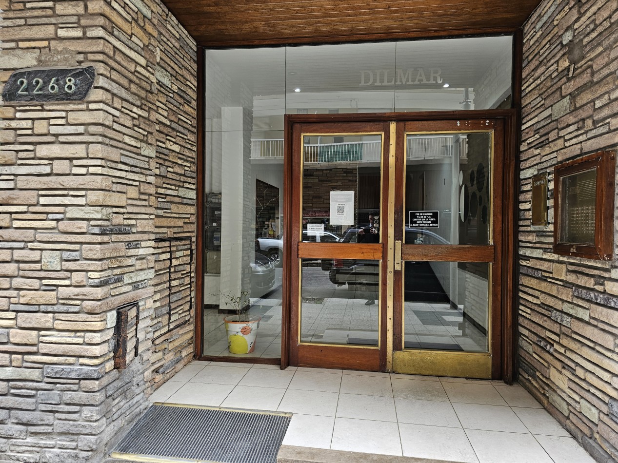 DEPARTAMENTO 3 AMBIENTES AL FRENTE CON DEPENDENCIA Y BALCON TERRAZA