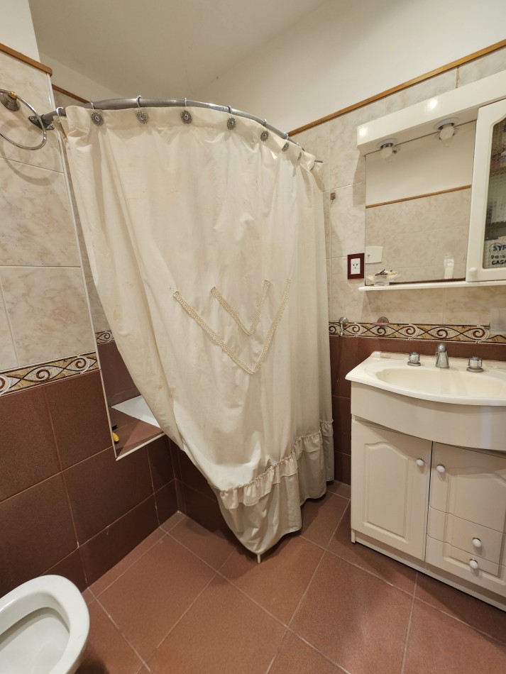 DEPARTAMENTO 3 AMBIENTES AL FRENTE CON DEPENDENCIA Y BALCON TERRAZA