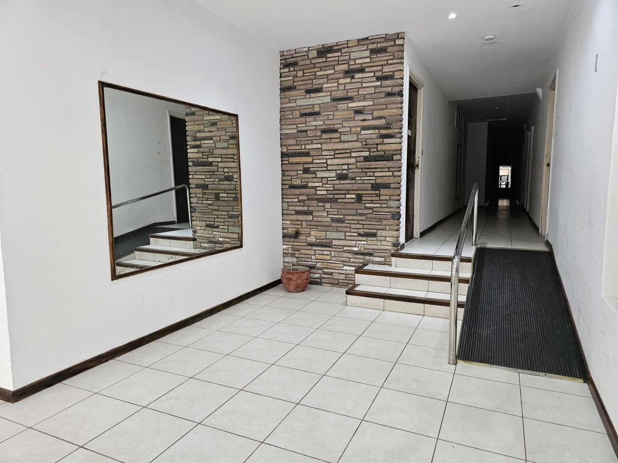 DEPARTAMENTO 3 AMBIENTES AL FRENTE CON DEPENDENCIA Y BALCON TERRAZA