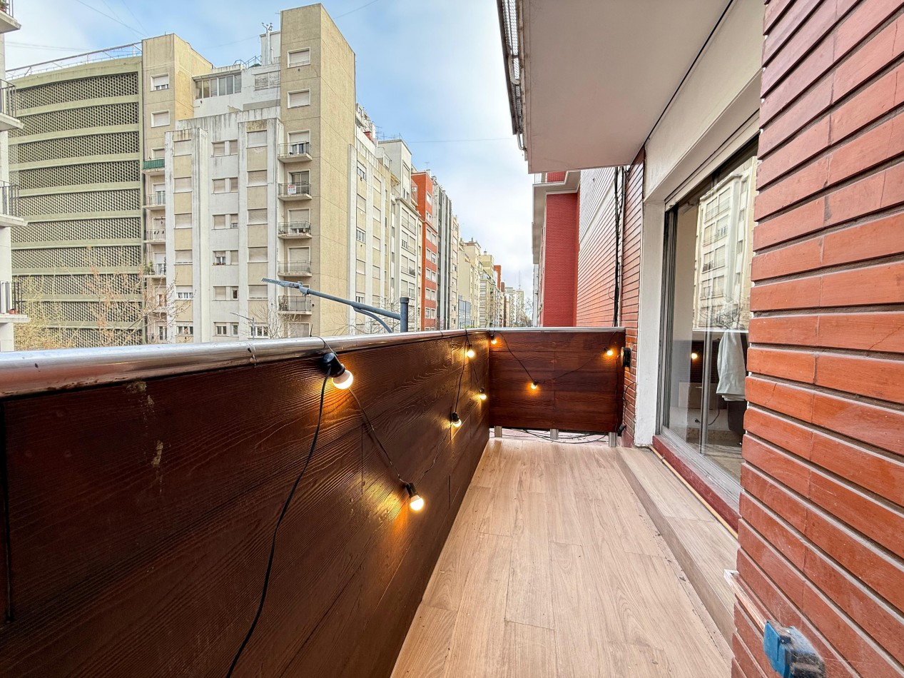 Departamento 3 ambientes a la calle con balcon saliente todo externo