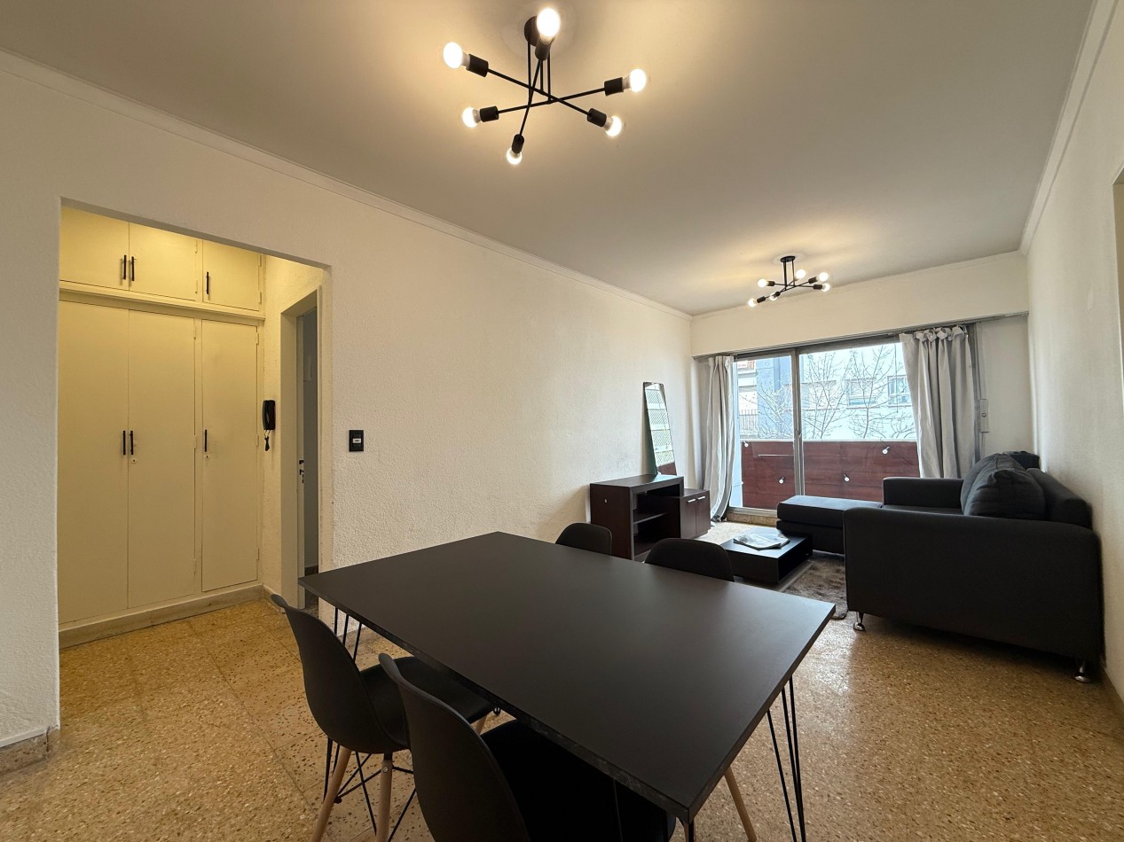 Departamento 3 ambientes a la calle con balcon saliente todo externo