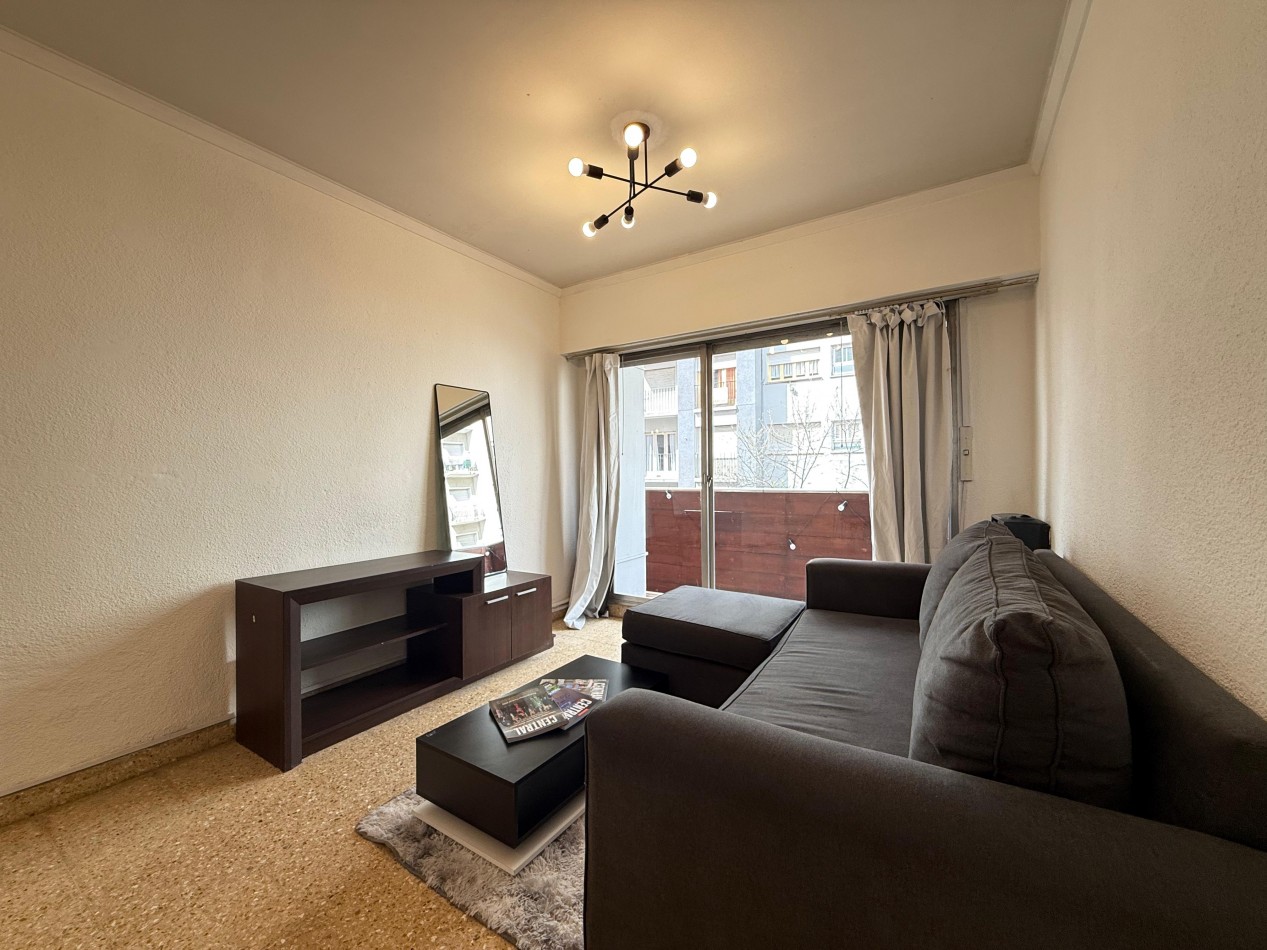 Departamento 3 ambientes a la calle con balcon saliente todo externo