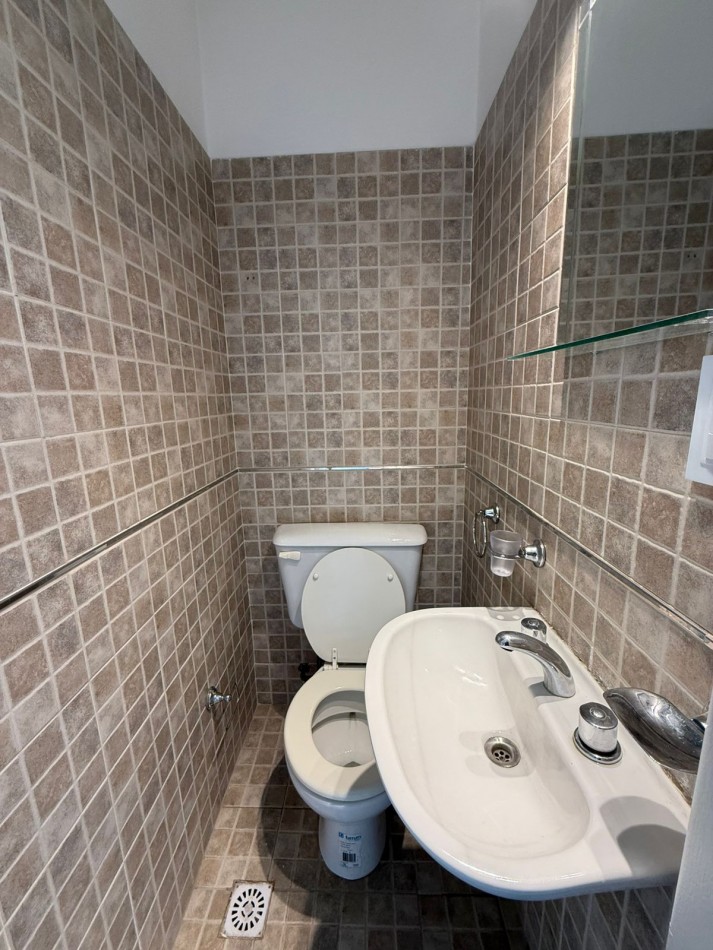 departamento 3 Ambientes con dependencia a la calle con balcon terraza