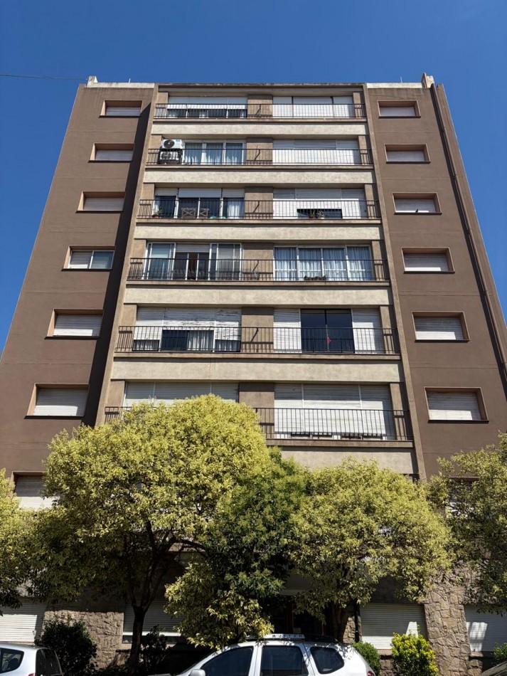 Departamento 3 ambientes totalmente reciclado en zona plaza venta