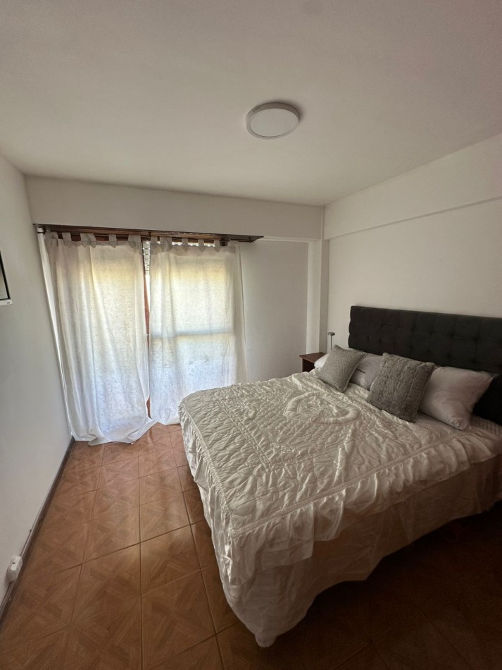 Departamento 2 ambientes al frente con 2 balcones salientes