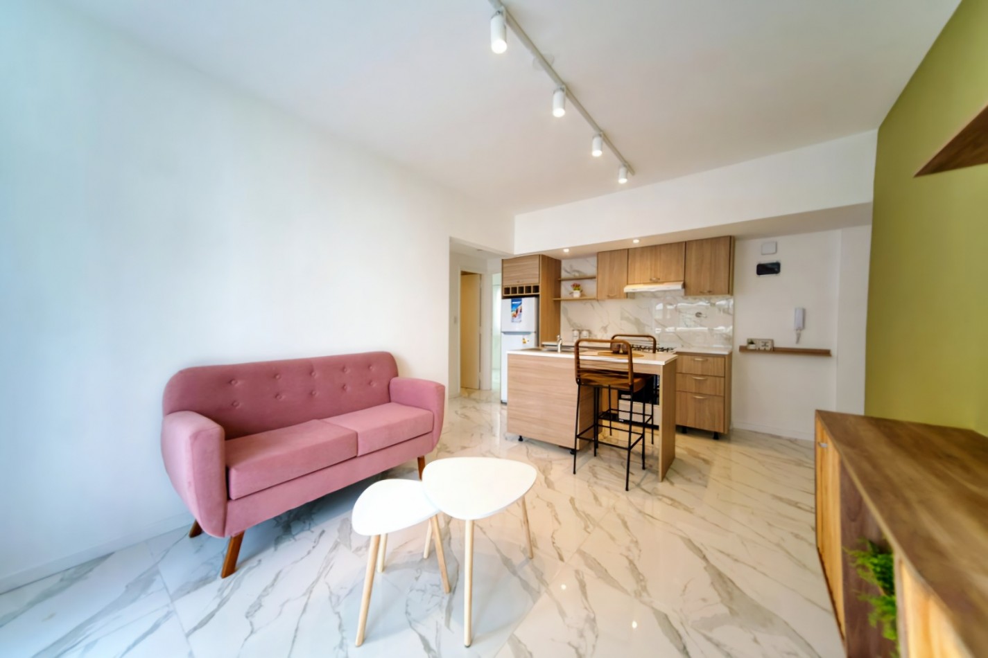 DEPARTAMENTO 3 AMBIENTES AL FRENTE ZONA CENTRO