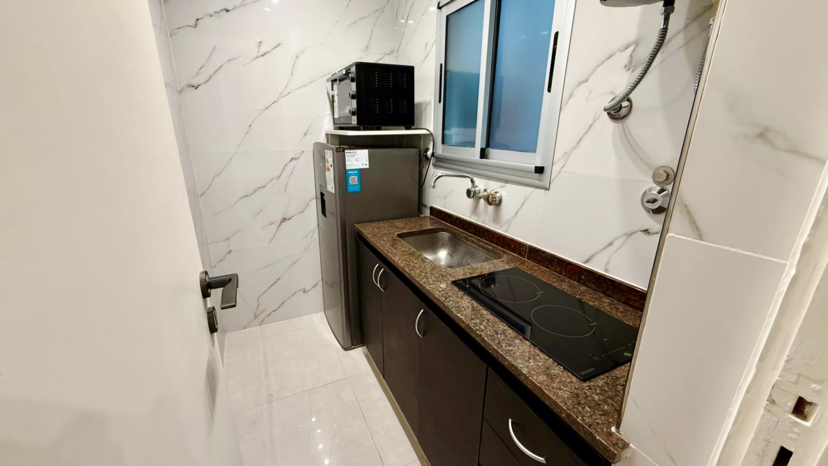 DEPARTAMENTO 2 AMBIENTES RECICLADO A NUEVO FRENTE A PLAZA MITRE