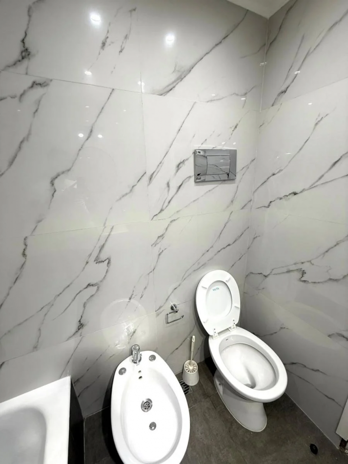 DEPARTAMENTO 2 AMBIENTES RECICLADO A NUEVO FRENTE A PLAZA MITRE