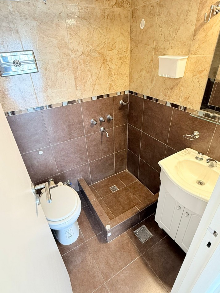 1 ambiente dividido al frente con balcon saliente en venta mar del plata