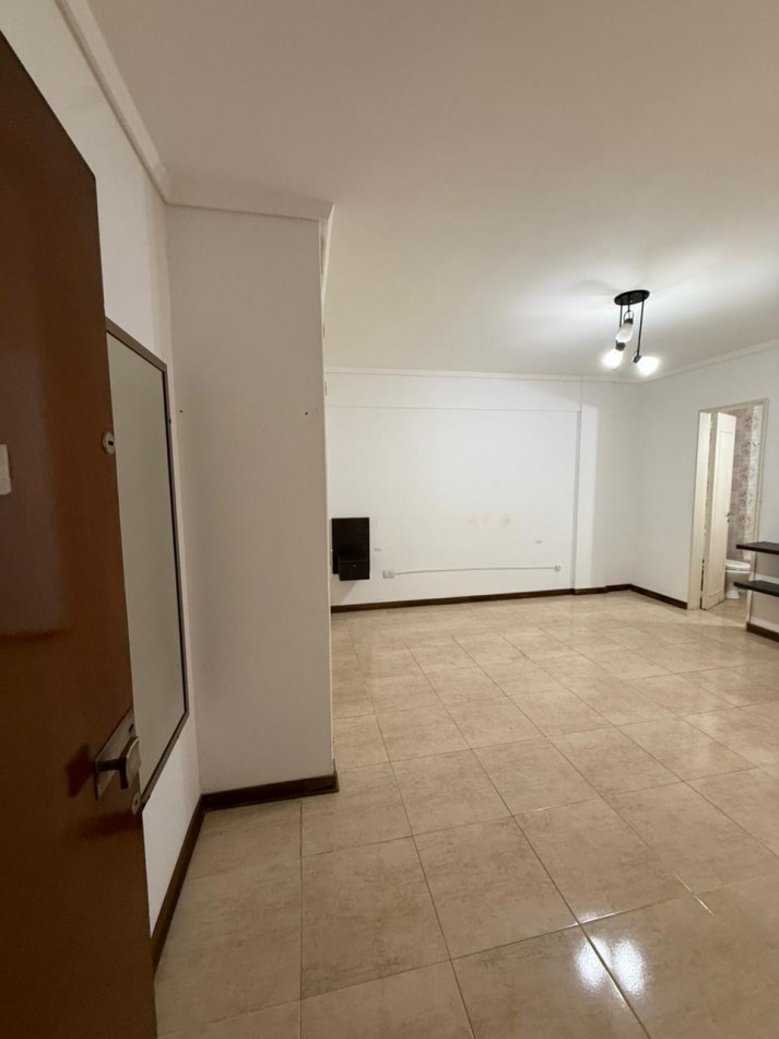 DEPARTAMENTO 1 AMBIENTE A METROS DE PLAZA COLON