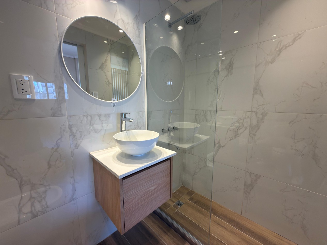 Departamento 1 ambiente con balcon a la calle