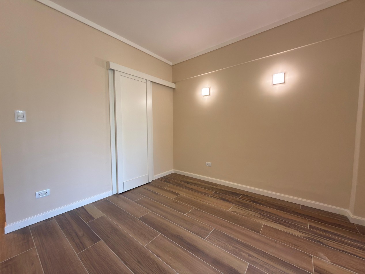 Departamento 1 ambiente con balcon a la calle