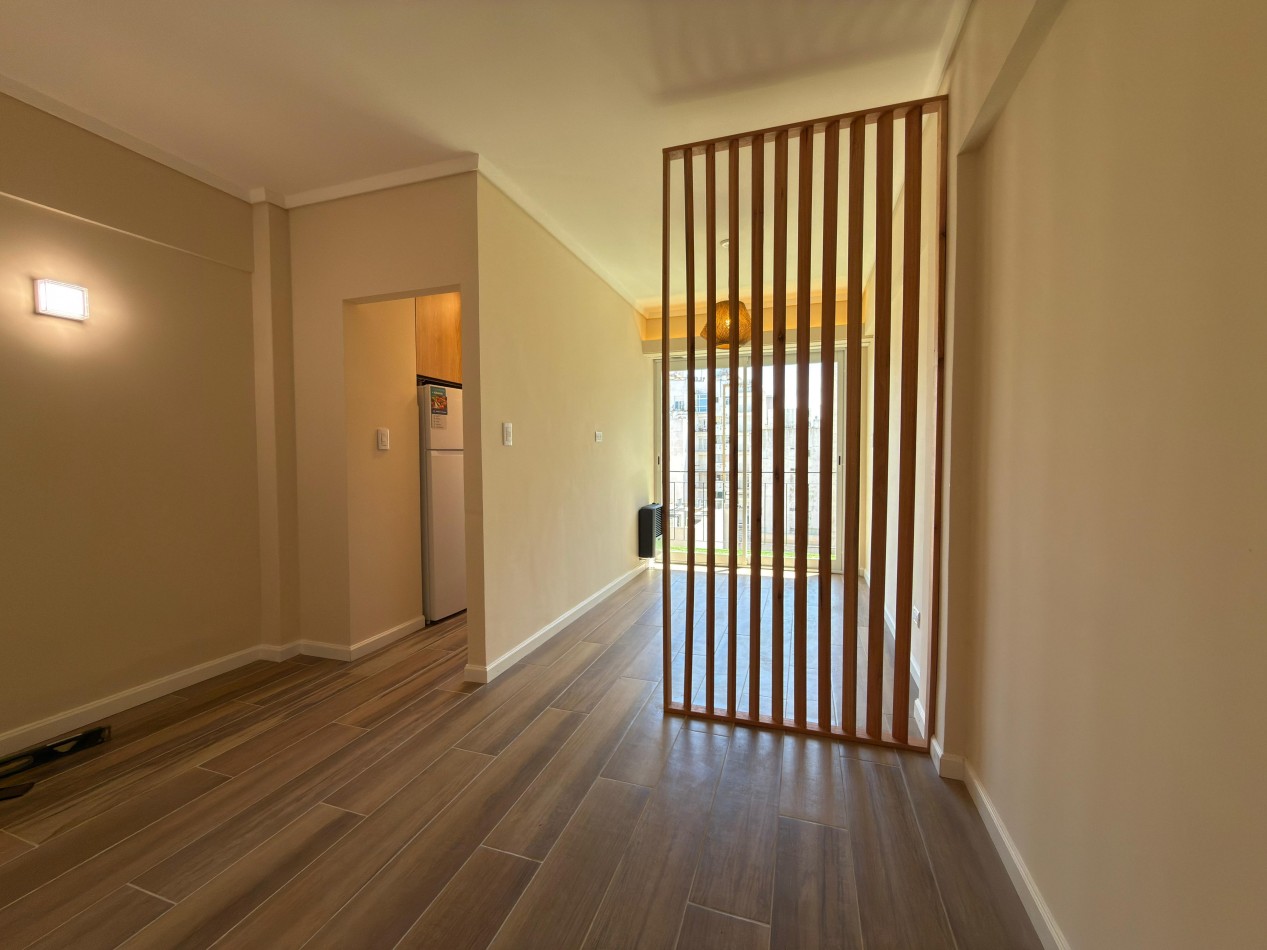 Departamento 1 ambiente con balcon a la calle