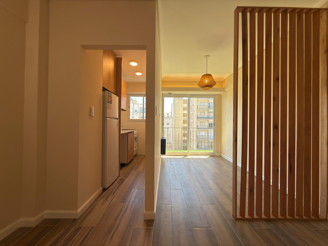 Departamento 1 ambiente con balcon a la calle