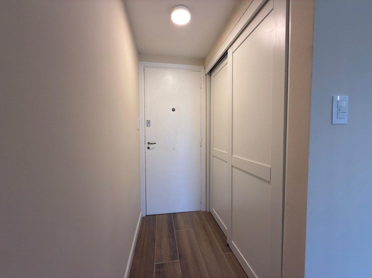 Departamento 1 ambiente con balcon a la calle