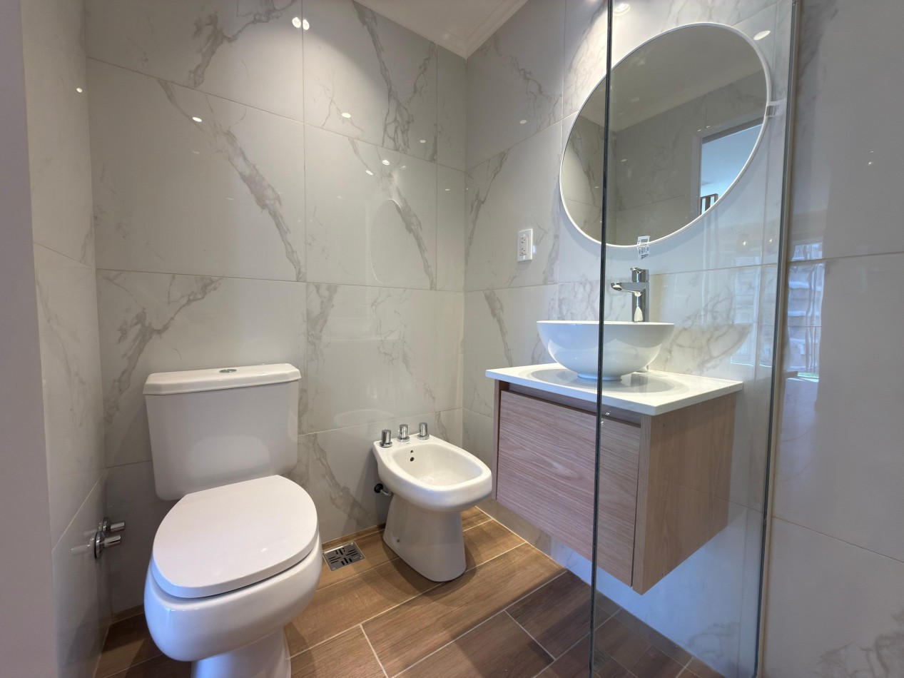 Departamento 1 ambiente con balcon a la calle