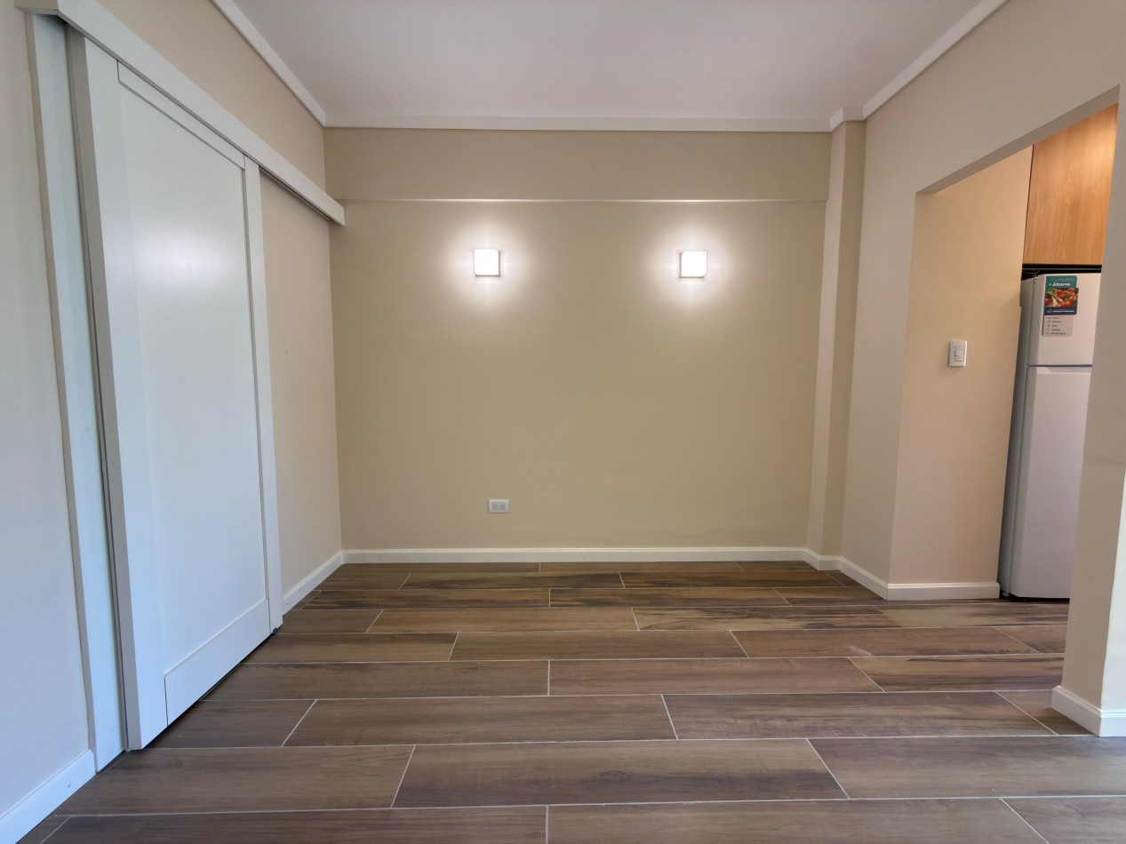 Departamento 1 ambiente con balcon a la calle