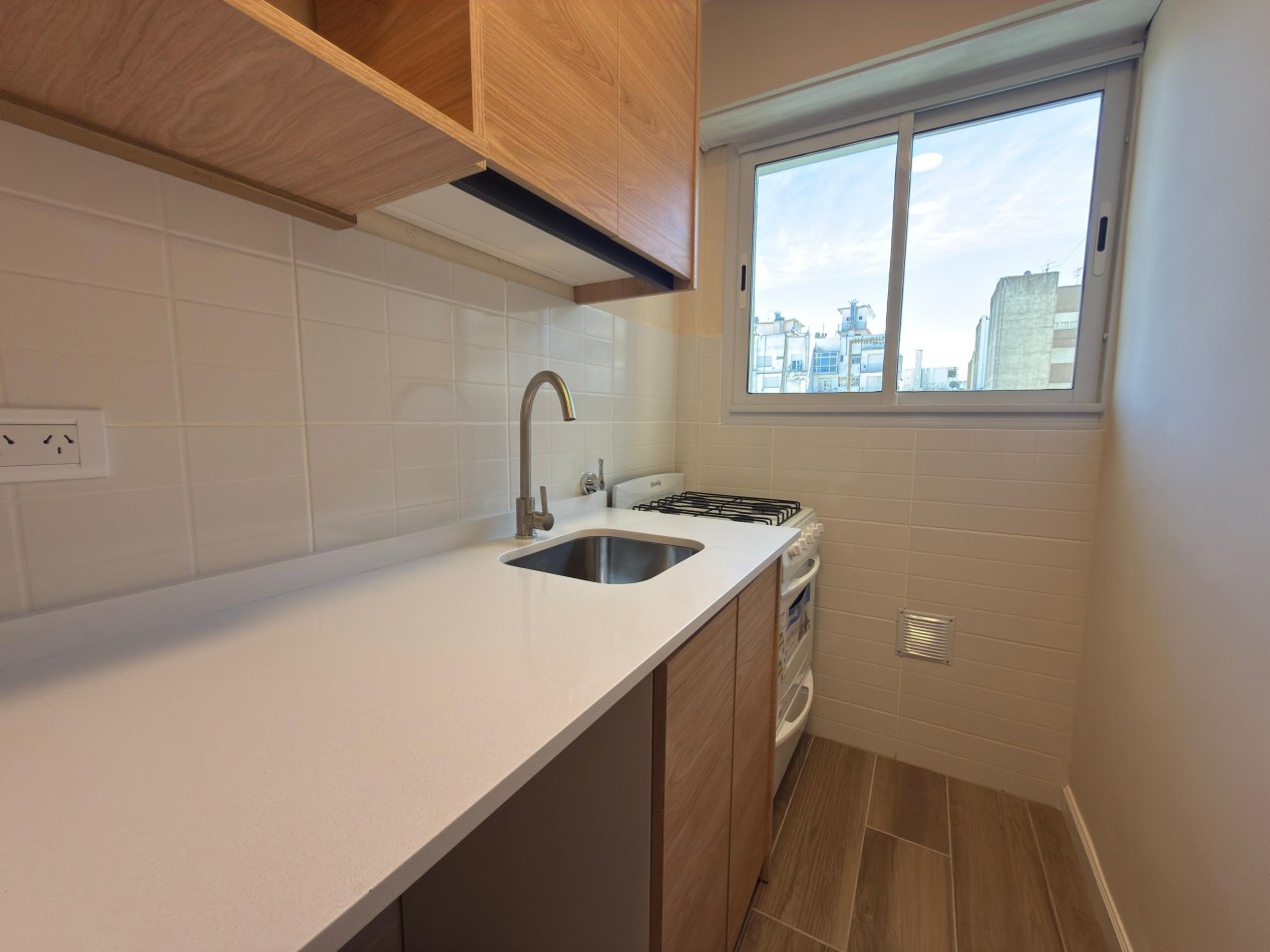 Departamento 1 ambiente con balcon a la calle