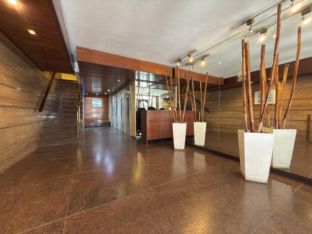 Departamento 1 ambiente con balcon a la calle