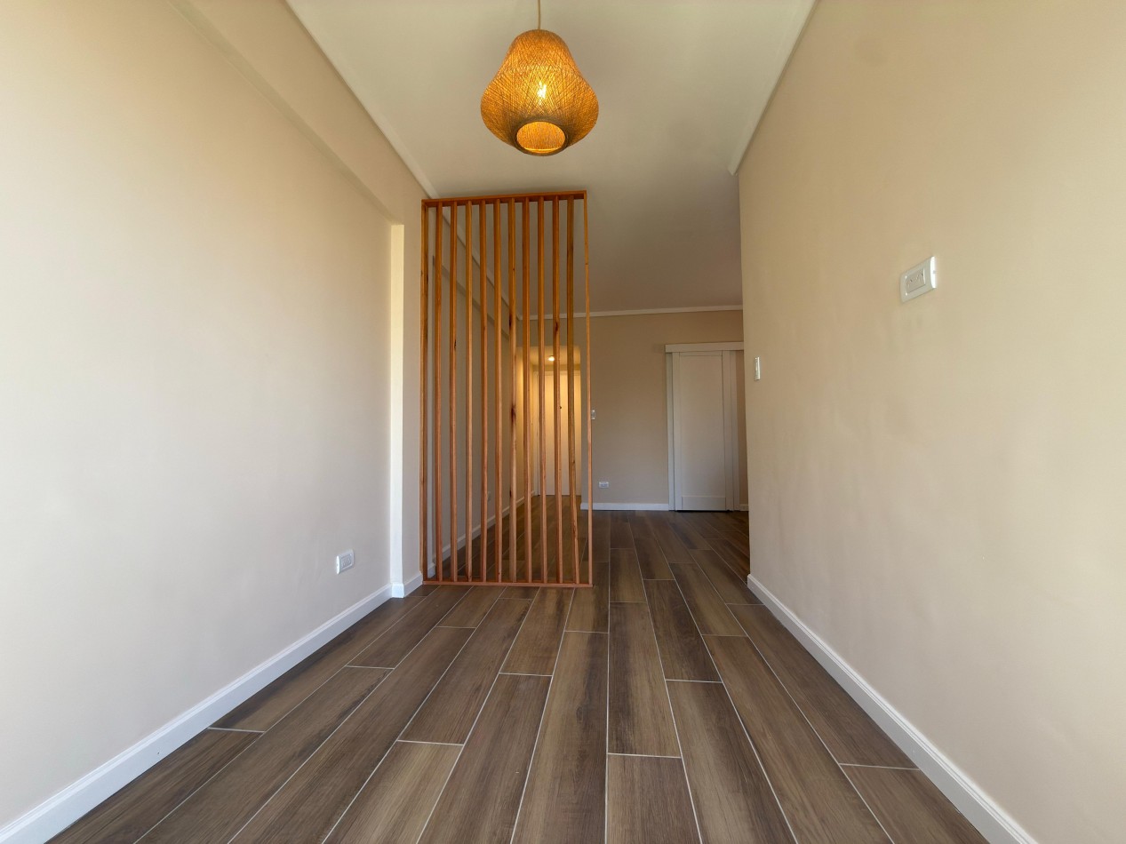 Departamento 1 ambiente con balcon a la calle