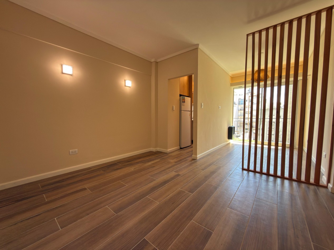 Departamento 1 ambiente con balcon a la calle