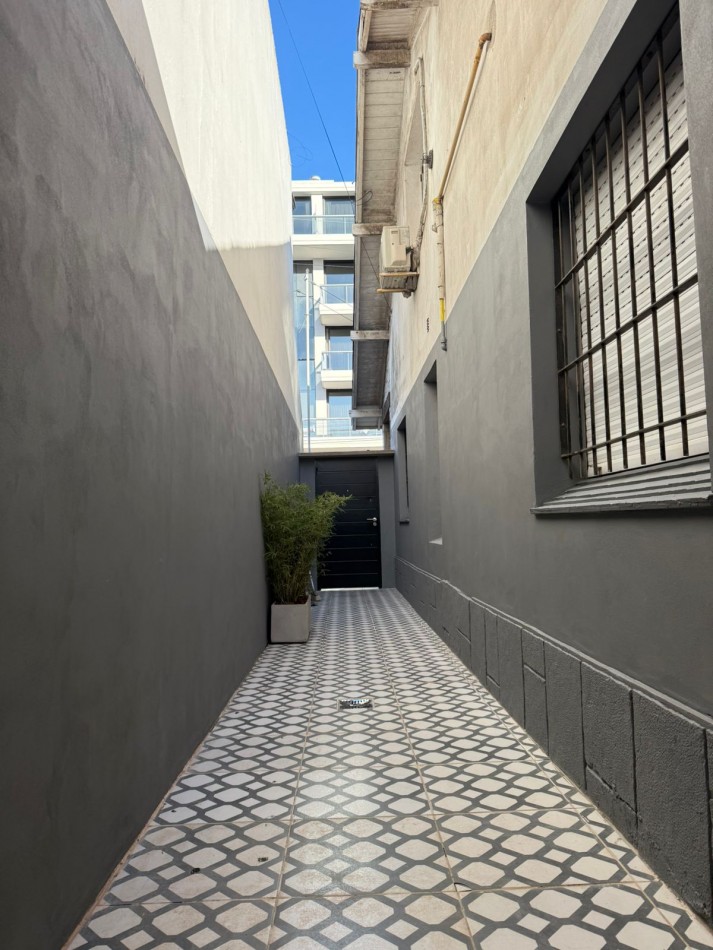 PH 3 ambientes con dependencia de servicio y patio en zona Chauvin