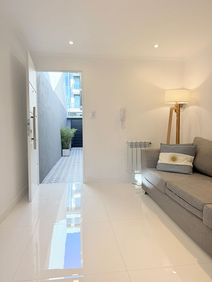 PH 3 ambientes con dependencia de servicio y patio en zona Chauvin