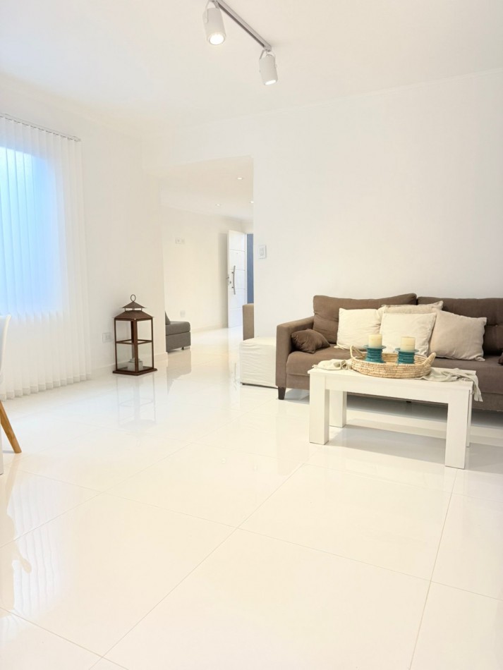 PH 3 ambientes con dependencia de servicio y patio en zona Chauvin